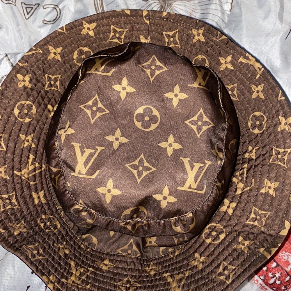 Louis Vuitton hat limited edition reversible worn once - Picture 3 of 4